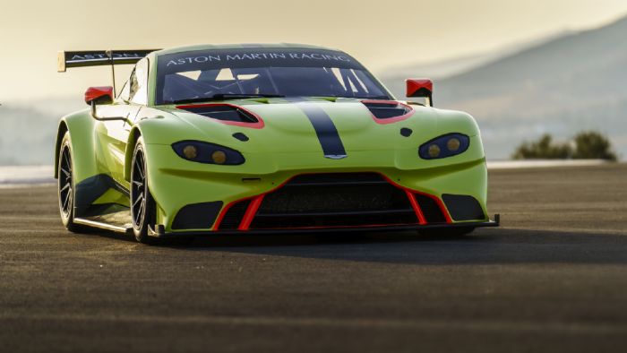 Σε συνέχεια της παρουσίασης της νέας Vantage, η Aston Martin Racing μας συστήνει με την καινούργια αγωνιστική Vantage GTE, που πληροί τις προδιαγραφές του πρωταθλήματος FIA World Endurance Championshi